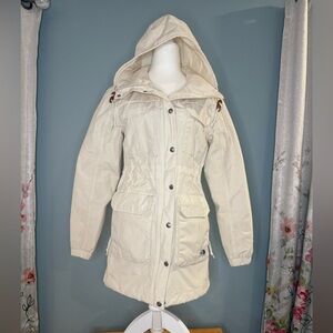 The North Face Women's Waterproof Rain Jacket in Cream